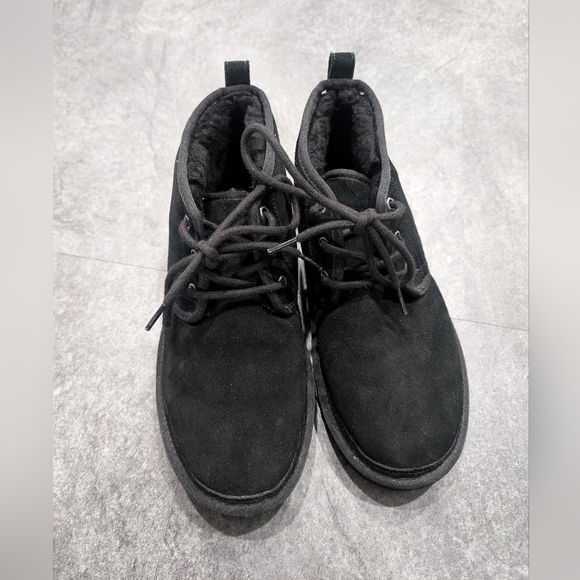 UGG Women's Neumel Lowrise chukka boot Women's size 10 Black - Picture 4 of 10